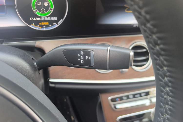 Used Mercedes-Benz E-Class 2018 Facelifted E 300 L Stylish Version Gear Lever
