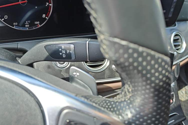 Used Mercedes-Benz E-Class 2018 Restyled E 300 L Sporty and Stylish Edition Gear Lever