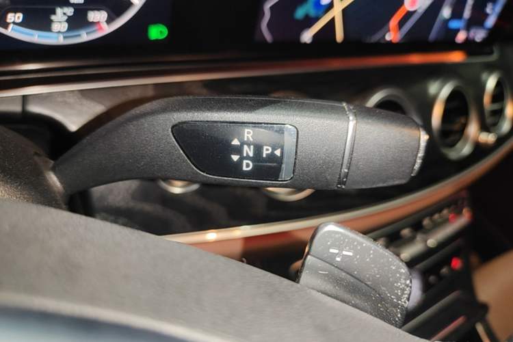 Used Mercedes-Benz E-Class 2018 Facelift E 200 L Sport Edition Gear Lever