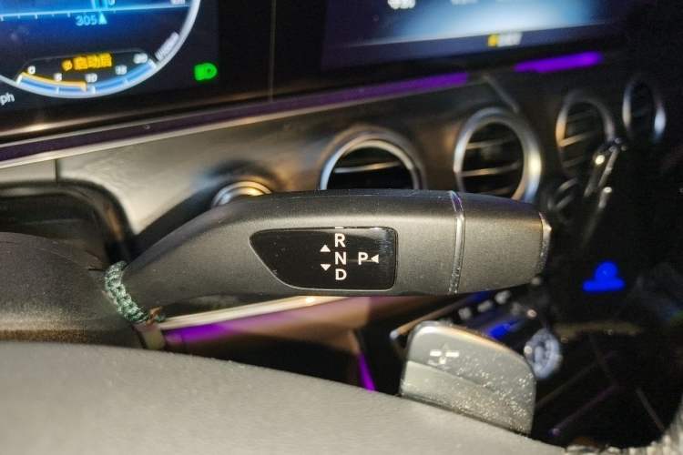 Used Mercedes-Benz E-Class 2018 E 300 L Sport Luxury Edition Gear Lever