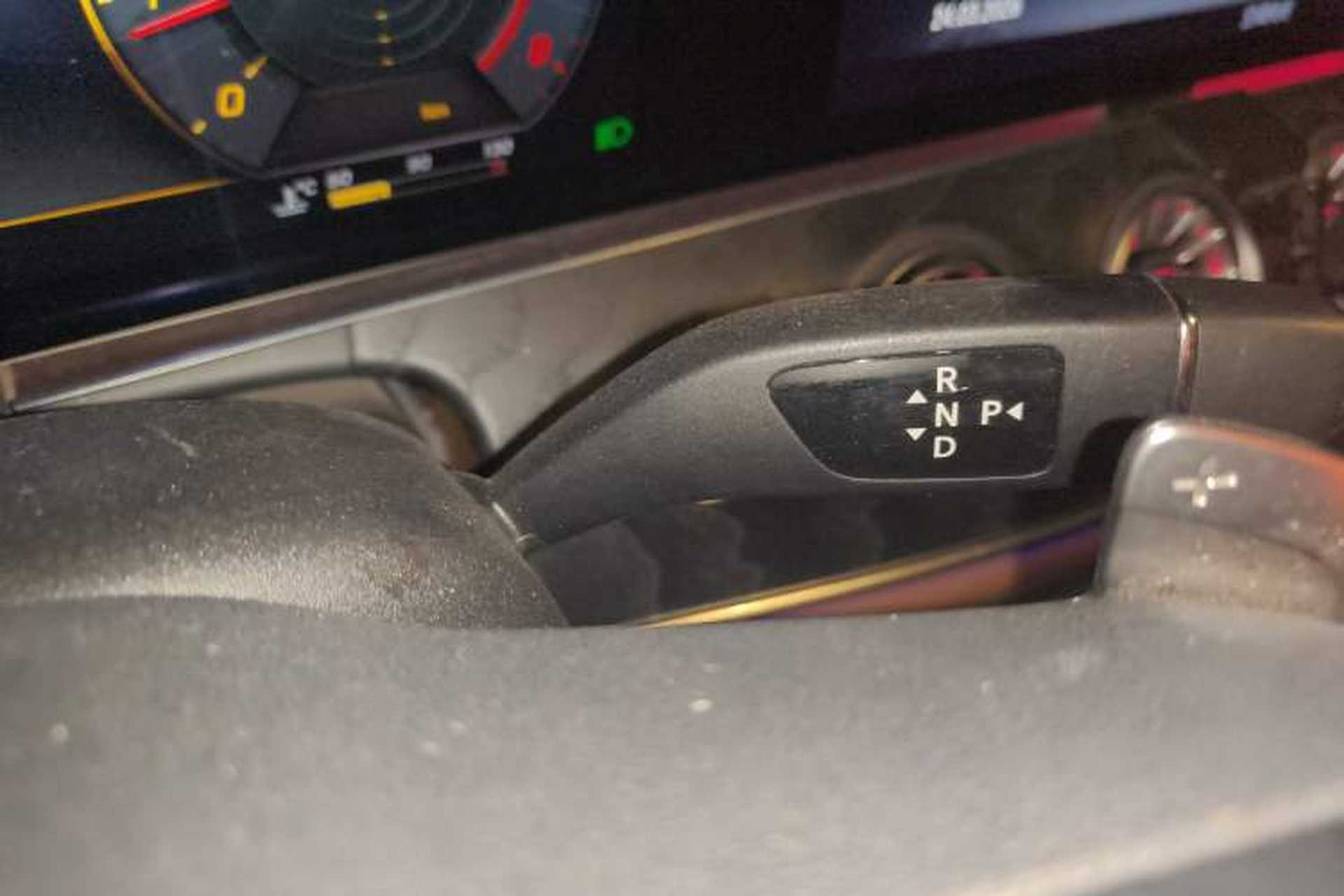 Used Mercedes-Benz E-Class 2018 E 200 4MATIC Convertible Coupe Gear Lever