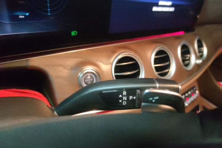 Used Mercedes-Benz E-Class 2018 Facelift E 200 L Gear Lever