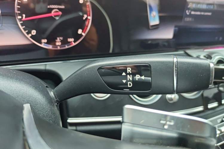 Used Mercedes-Benz E-Class 2018 Facelifted E 300 L Stylish Version Gear Lever