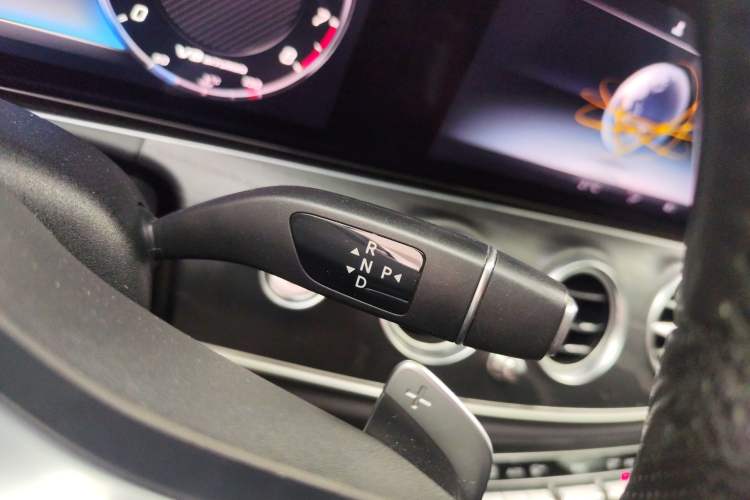 Used Mercedes-Benz E-Class 2018 Restyled E 300 L Sport Luxury Edition Gear Lever