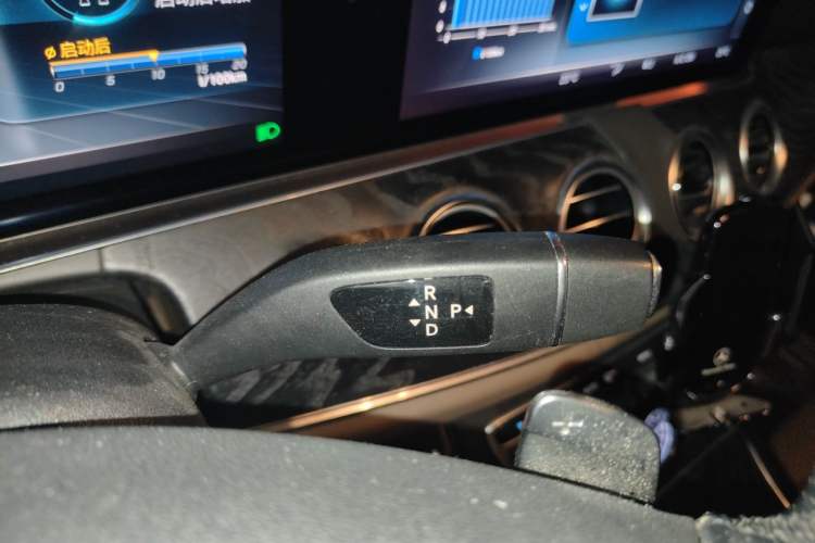 Used Mercedes-Benz E-Class 2018 Facelift E 200 L Sport 4MATIC Gear Lever