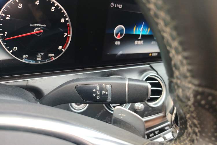 Used Mercedes-Benz E-Class 2018 Restyled E 300 L Sport Luxury Edition Gear Lever