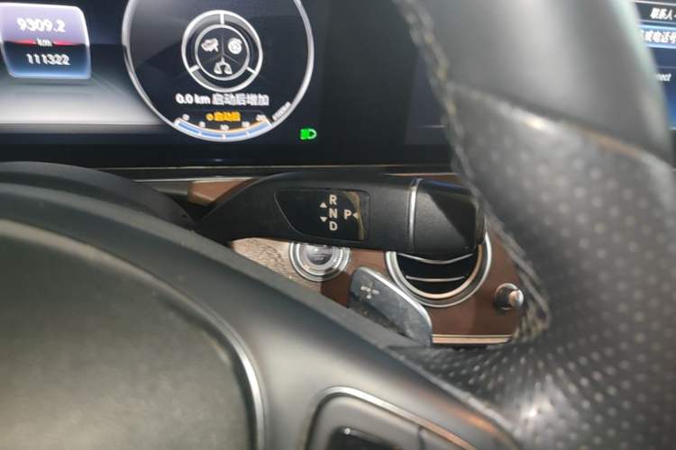 Used Mercedes-Benz E-Class 2018 Facelifted E 300 L Stylish Version Gear Lever