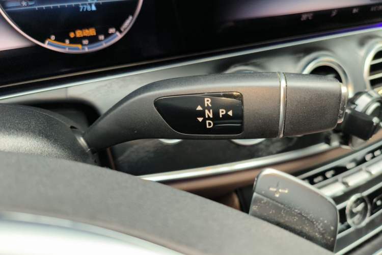 Used Mercedes-Benz E-Class 2018 E 300 L Sport Luxury Edition Gear Lever