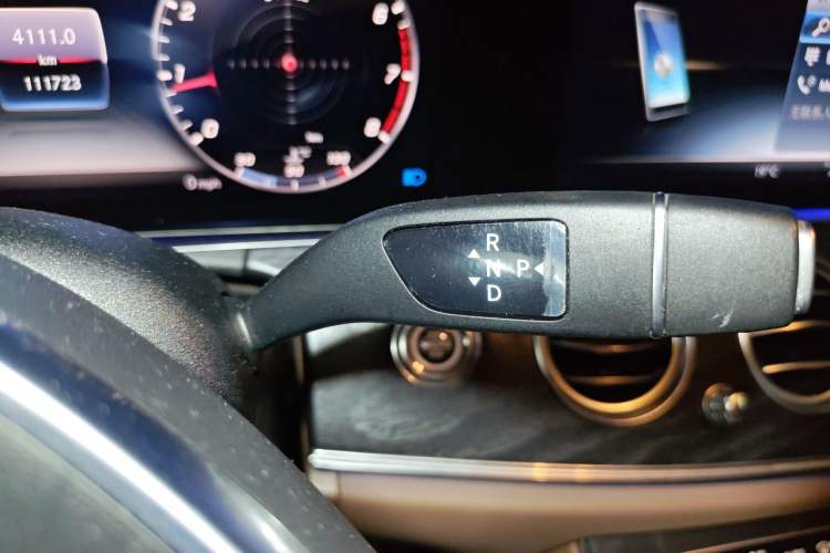 Used Mercedes-Benz E-Class 2018 Restyled E 300 L Sporty and Stylish Edition Gear Lever