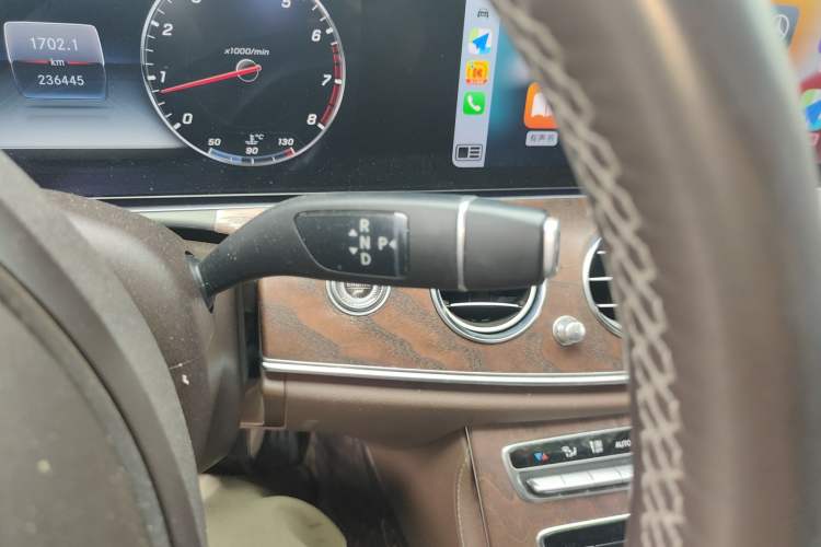 Used Mercedes-Benz E-Class 2018 Facelift E 200 L 4MATIC Gear Lever