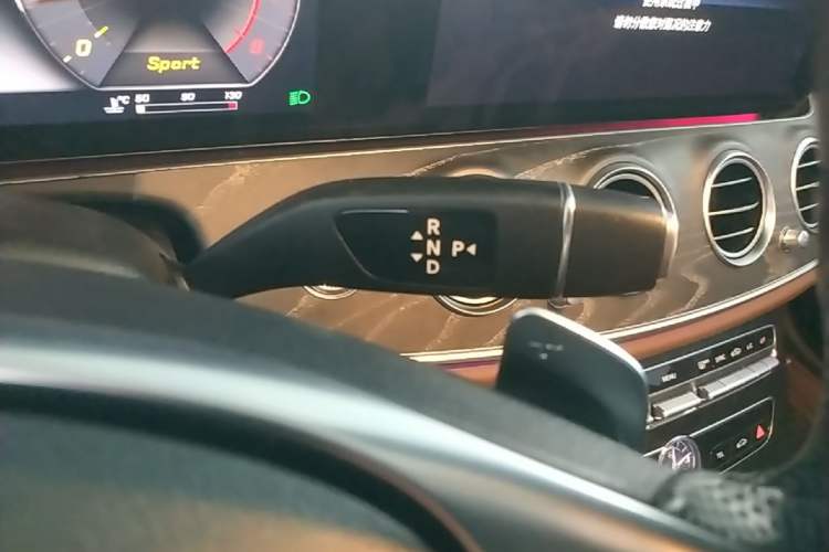 Used Mercedes-Benz E-Class 2018 E 300 L Sport Luxury Edition Gear Lever
