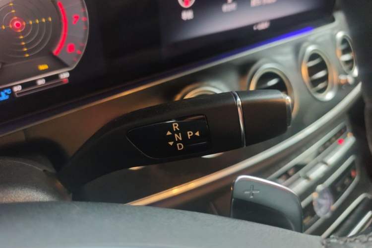 Used Mercedes-Benz E-Class 2018 E 320 L Sport 4MATIC Gear Lever