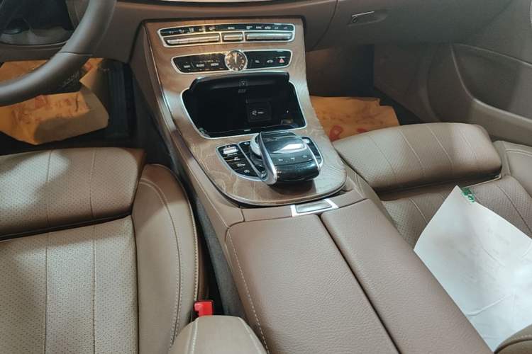 Used Mercedes-Benz E-Class 2018 E 200 L Gear Lever
