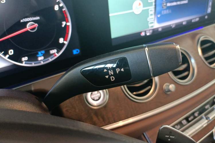 Used Mercedes-Benz E-Class 2018 E 200 L Gear Lever