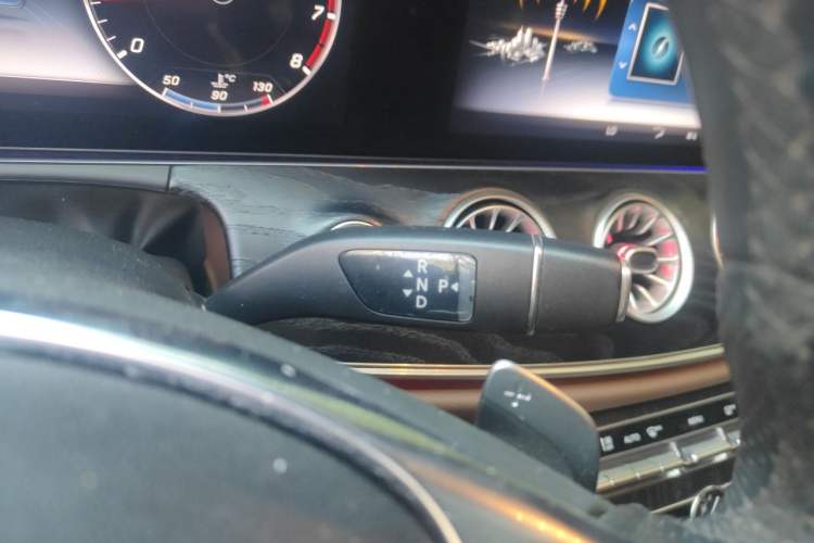 Used Mercedes-Benz E-Class 2018 Facelift E 200 L Sport Edition Gear Lever