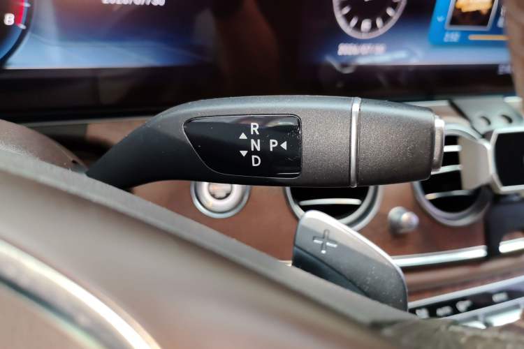 Used Mercedes-Benz E-Class 2018 Facelift E 200 L Gear Lever