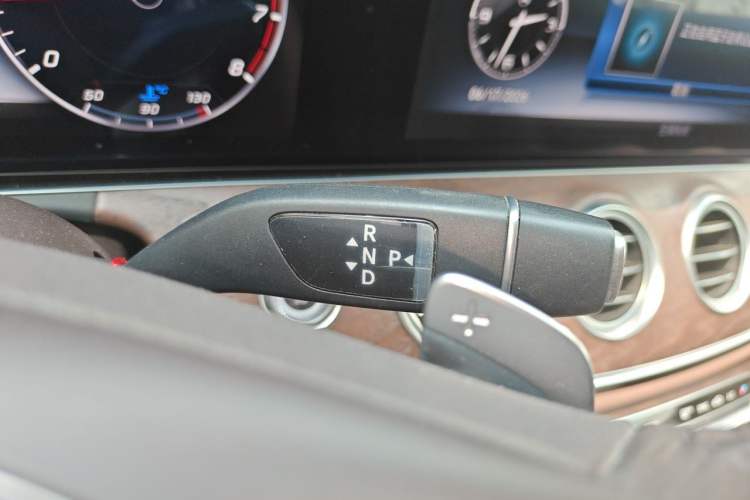 Used Mercedes-Benz E-Class 2018 E 200 L Gear Lever