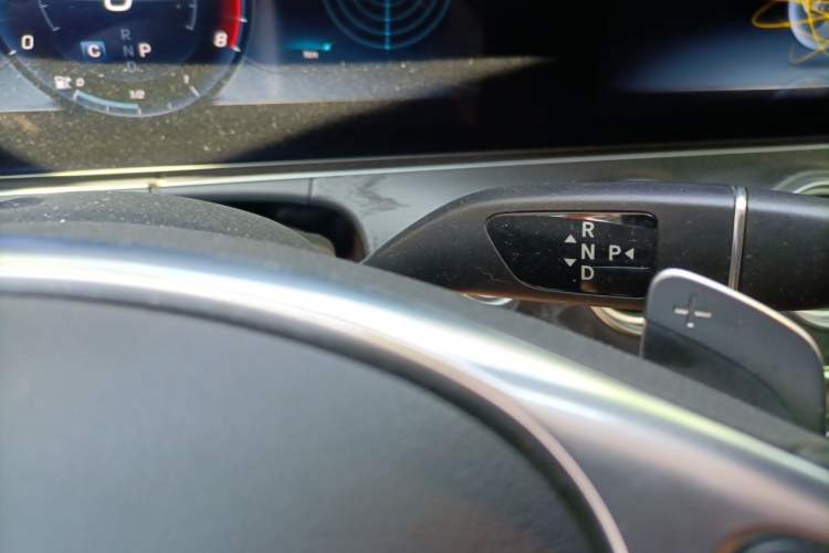 Used Mercedes-Benz E-Class 2018 Facelift E 200 L Sport 4MATIC Gear Lever