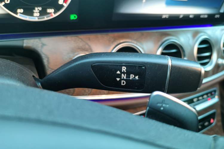 Used Mercedes-Benz E-Class 2018 Facelift E 300 L Luxury Edition Gear Lever