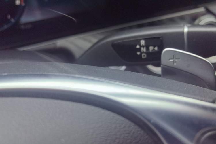 Used Mercedes-Benz E-Class 2018 Restyled E 300 L Sporty and Stylish Edition Gear Lever
