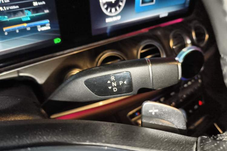 Used Mercedes-Benz E-Class 2018 Restyled E 300 L Sporty and Stylish Edition Gear Lever