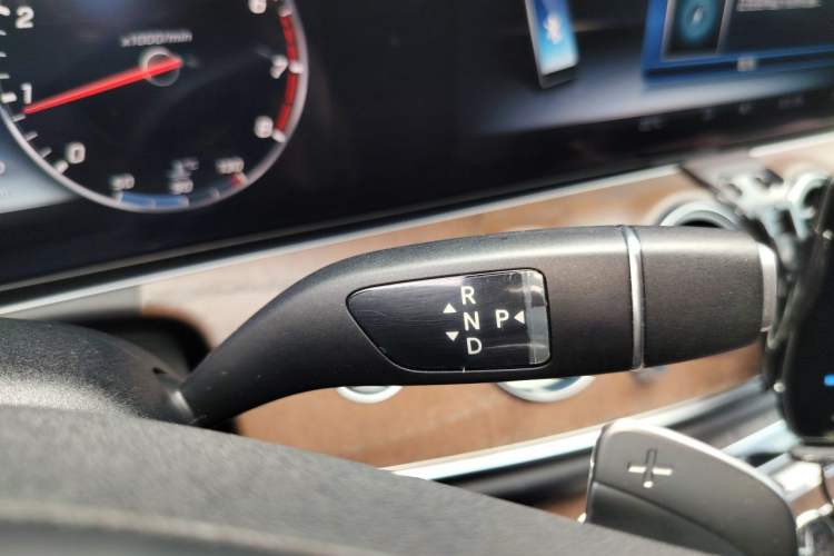 Used Mercedes-Benz E-Class 2018 Facelifted E 300 L Stylish Version Gear Lever