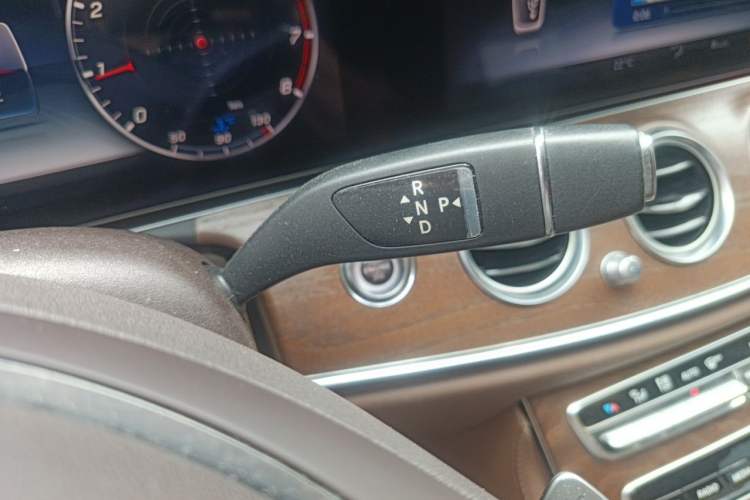 Used Mercedes-Benz E-Class 2018 E 300 L Luxury Model Gear Lever