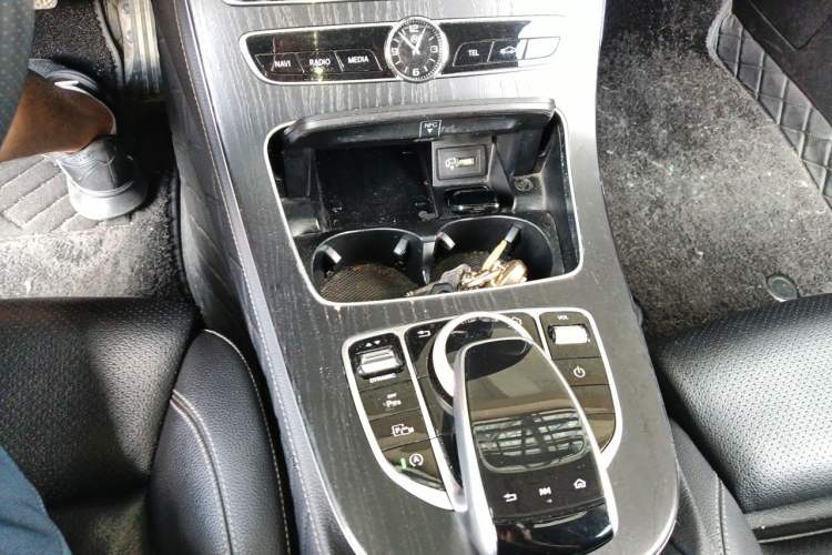 Used Mercedes-Benz E-Class 2018 Facelift E 200 L Sport Edition Gear Lever