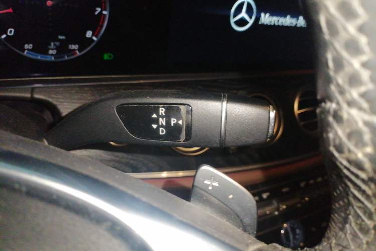 Used Mercedes-Benz E-Class 2018 E 300 L Luxury Model Gear Lever