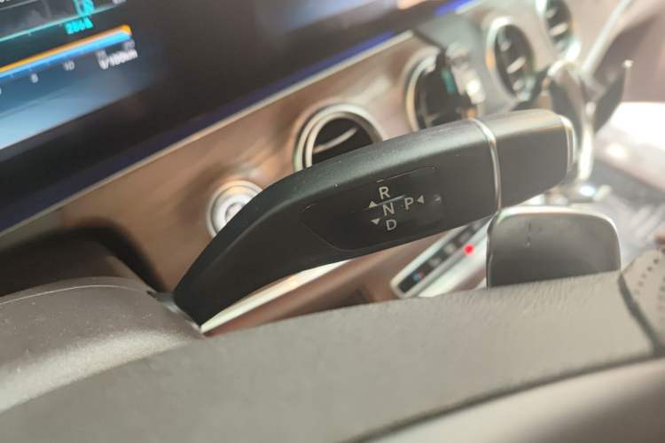 Used Mercedes-Benz E-Class 2018 E 300 L Stylish Model Gear Lever