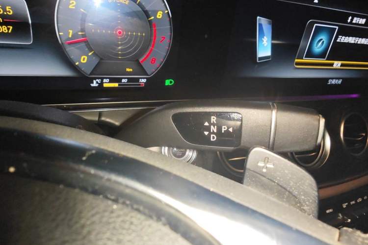 Used Mercedes-Benz E-Class 2018 E 300 L Sport Luxury Edition Gear Lever