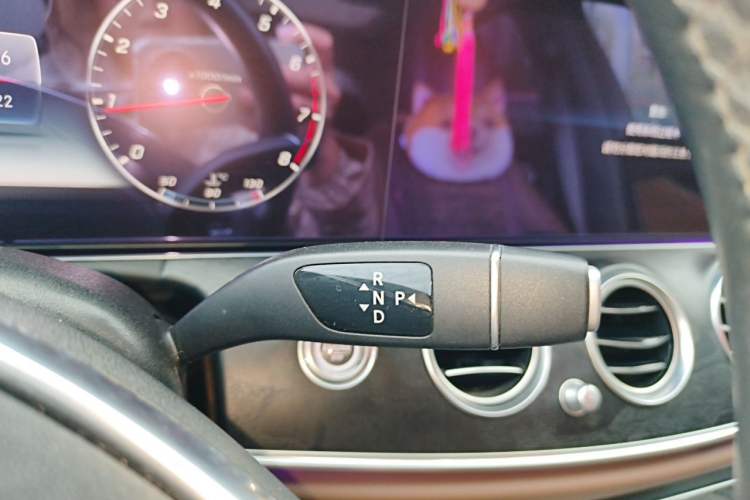 Used Mercedes-Benz E-Class 2018 Facelift E 200 L Sport 4MATIC Gear Lever