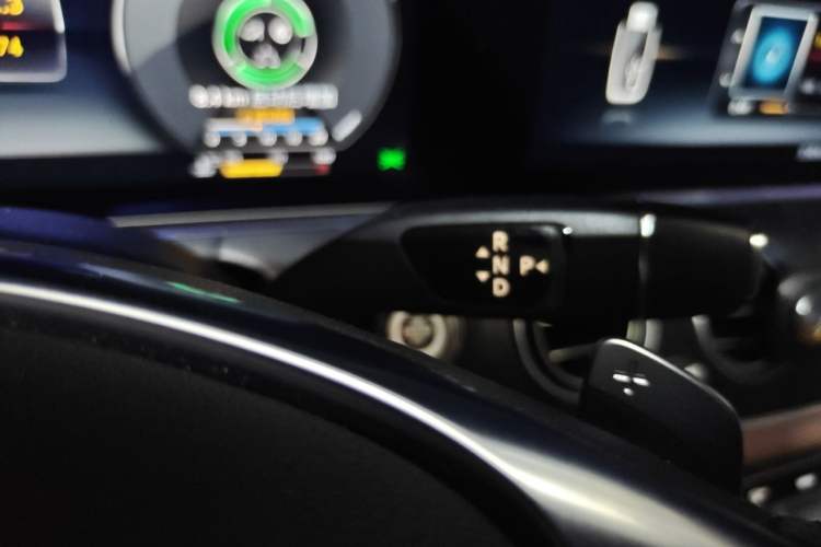 Used Mercedes-Benz E-Class 2018 Facelift E 200 L Sport Edition Gear Lever
