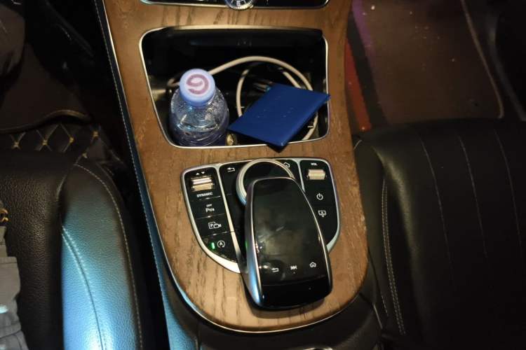 Used Mercedes-Benz E-Class 2018 Facelift E 300 L Luxury Edition Gear Lever