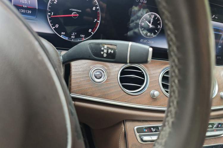 Used Mercedes-Benz E-Class 2018 Facelift E 300 L Luxury Edition Gear Lever