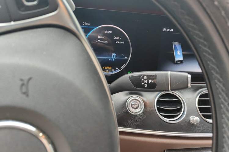 Used Mercedes-Benz E-Class 2018 E 200 Sport 4MATIC Gear Lever