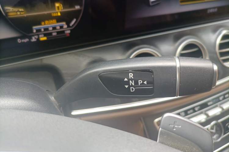 Used Mercedes-Benz E-Class 2018 Facelift E 200 L Sport 4MATIC Gear Lever