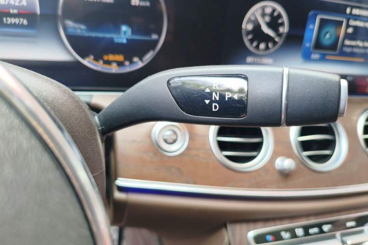 Used Mercedes-Benz E-Class 2018 Facelifted E 300 L Stylish Version Gear Lever