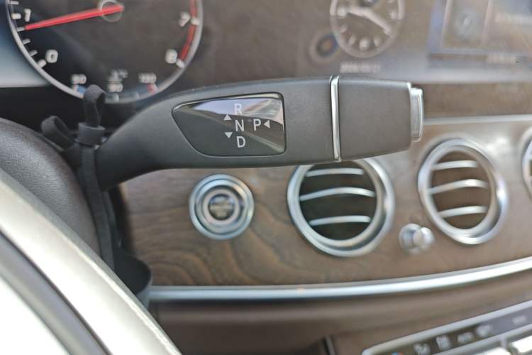 Used Mercedes-Benz E-Class 2018 E 300 L Luxury Model Gear Lever