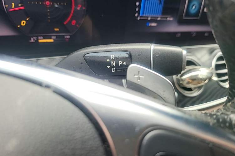 Used Mercedes-Benz E-Class 2018 Facelift E 200 L Sport Edition Gear Lever