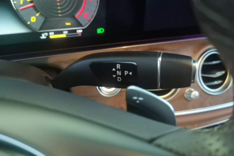 Used Mercedes-Benz E-Class 2018 Facelift E 300 L Luxury Edition Gear Lever