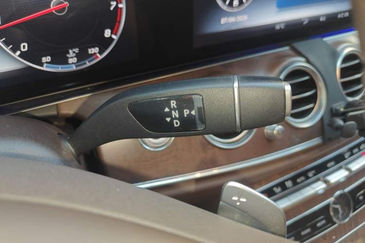Used Mercedes-Benz E-Class 2018 Facelift E 200 L Gear Lever