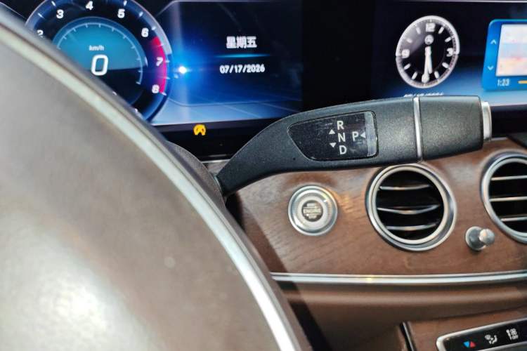 Used Mercedes-Benz E-Class 2018 E 200 L Gear Lever