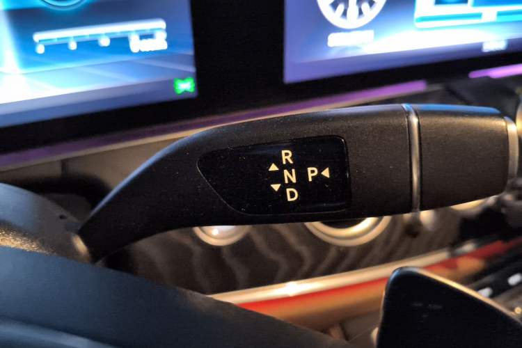 Used Mercedes-Benz E-Class 2018 Restyled E 300 L Sporty and Stylish Edition Gear Lever