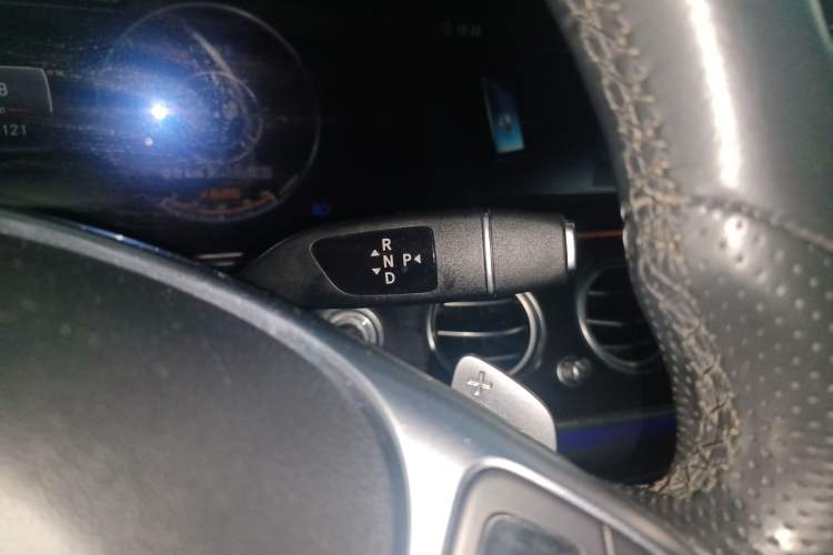 Used Mercedes-Benz E-Class 2018 Restyled E 300 L Sport Luxury Edition Gear Lever