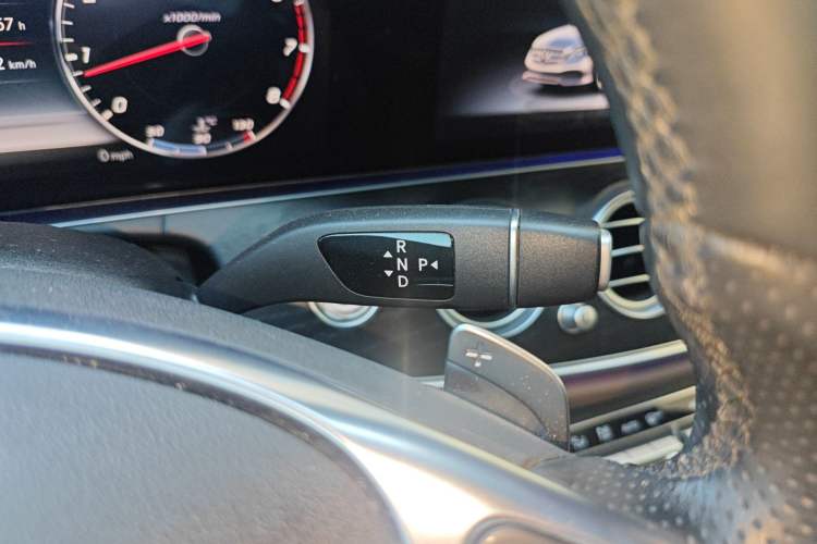 Used Mercedes-Benz E-Class 2018 Restyled E 300 L Sport Luxury Edition Gear Lever