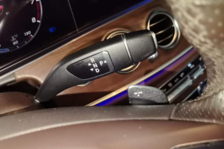 Used Mercedes-Benz E-Class 2018 Facelift E 200 L Gear Lever