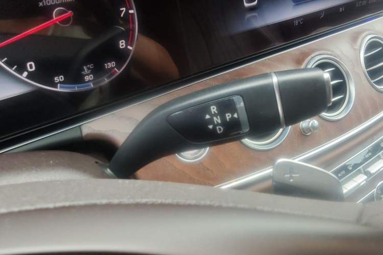 Used Mercedes-Benz E-Class 2018 Facelift E 200 L Gear Lever