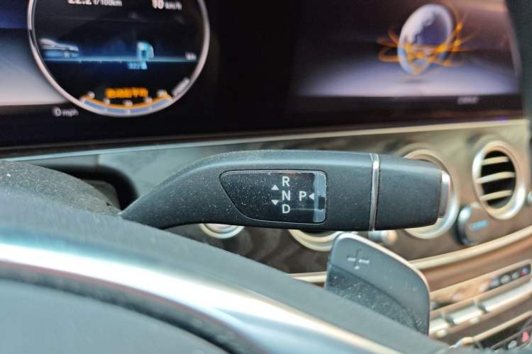 Used Mercedes-Benz E-Class 2018 E 300 L Sport Luxury Edition Gear Lever