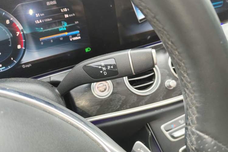 Used Mercedes-Benz E-Class 2018 Restyled E 300 L Sporty and Stylish Edition Gear Lever
